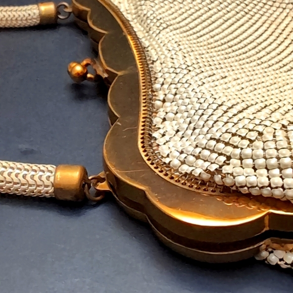 Vintage Whiting & Davis Ivory Mesh Evening Purse. - Picture 6 of 16